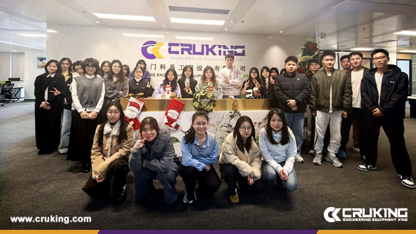 CRUKING Celebrates Christmas and the Year Ahead