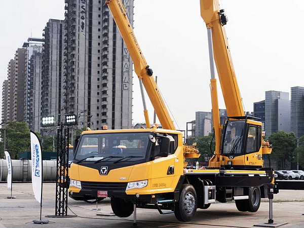 XCMG Brings Its “Tropical Special Machine